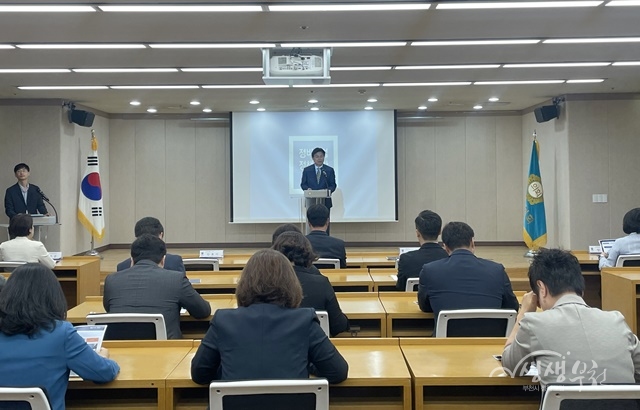 ▲ 조용익 부천시장이 정비사업 정책전환에 대해 설명하고 있다