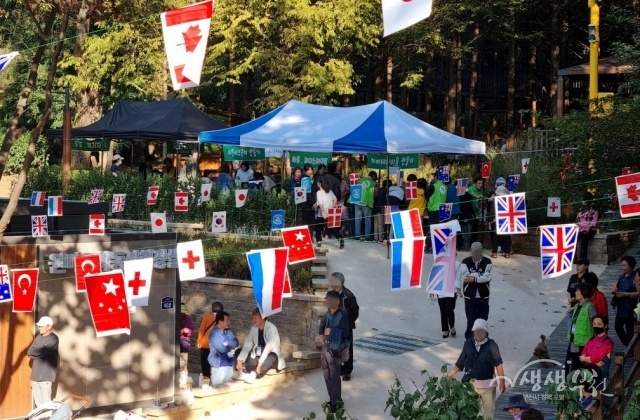 ▲ 제8회 원미동 문학동산 음악회를 찾은 주민들