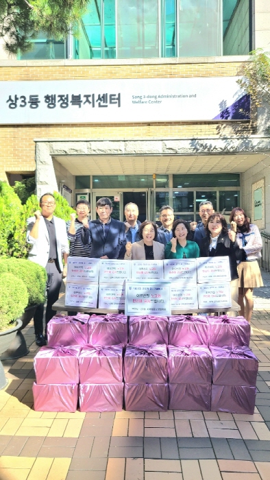 6.1.상3동 경로의 달 기념행사 단체사진.jpg