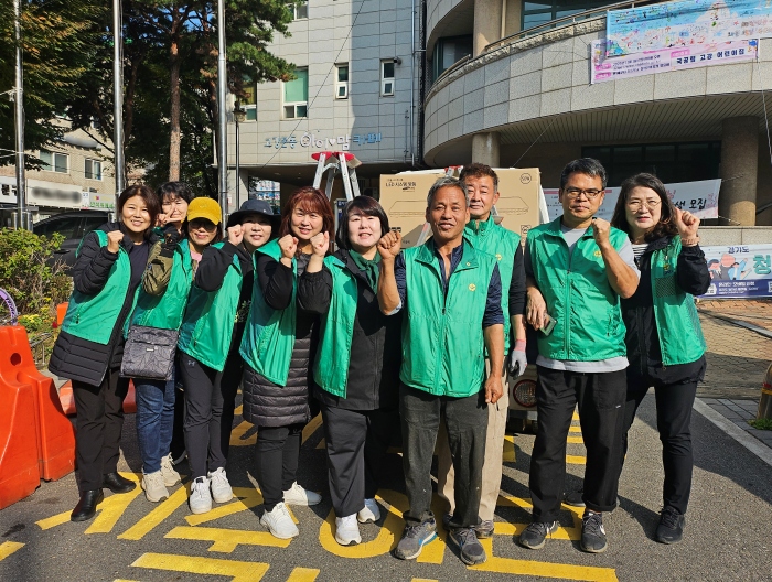 1-1. 고강본동 새마을협의회·부녀회 집수리 봉사 활동 단체 사진.JPG