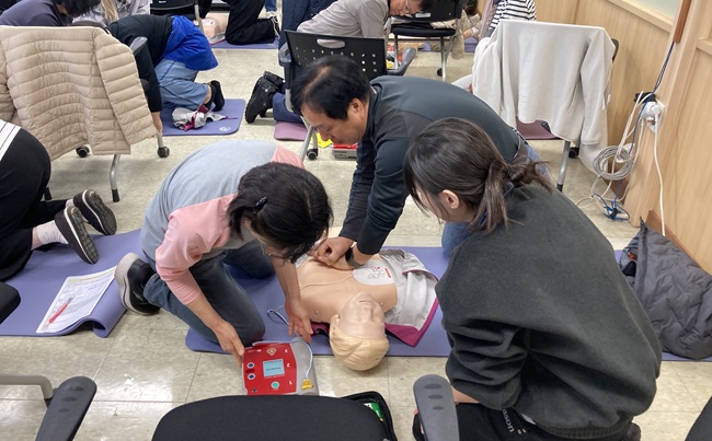 소중한 생명을 살리는 골든타임 5분 부천의 신중년이 심폐소생술 교육으로 앞장서다