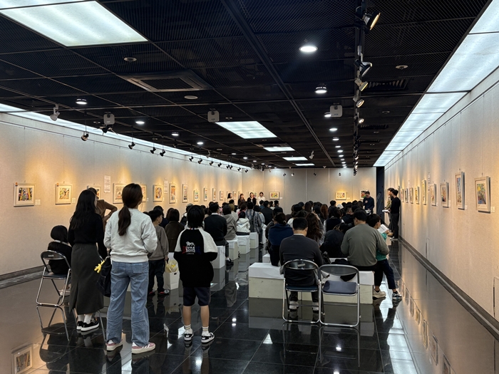 6. 제8회 정신건강 미술전시회 ‘내 마음속 용기 찾기’ 전시회 모습.jpg