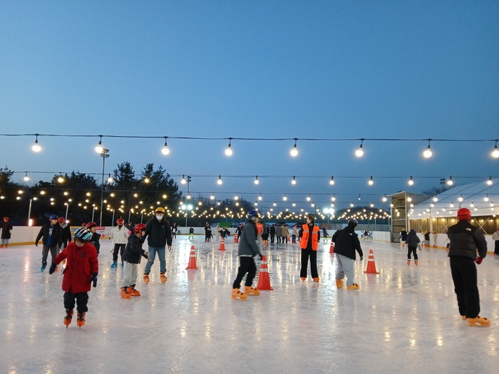 환상의 아이스월드 '부천 아이스월드 빙파니아'개장