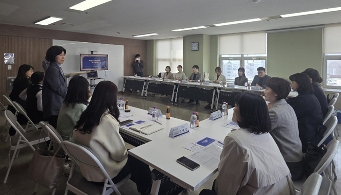 3-1. 통합돌봄 관련 간담회를 진행 모습.jpg