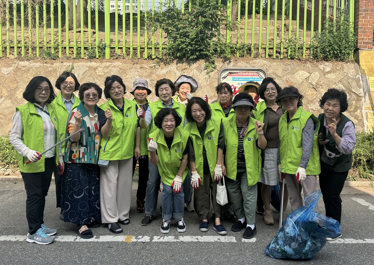 2.1. 심곡3동 환경정비 참여자 단체사진.jpg